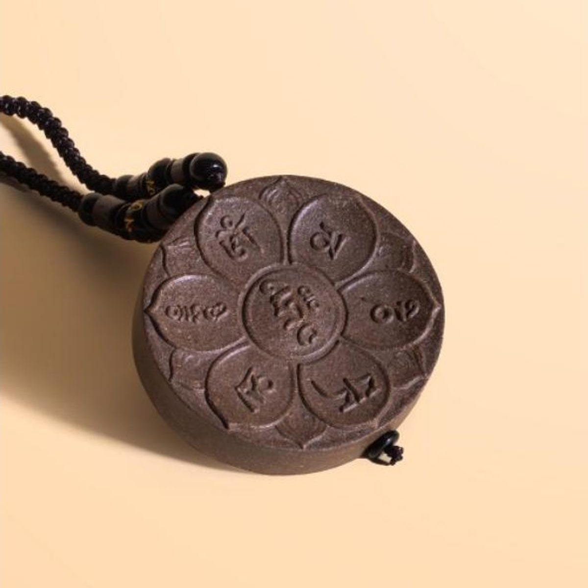 WealthA Bare Pendant
